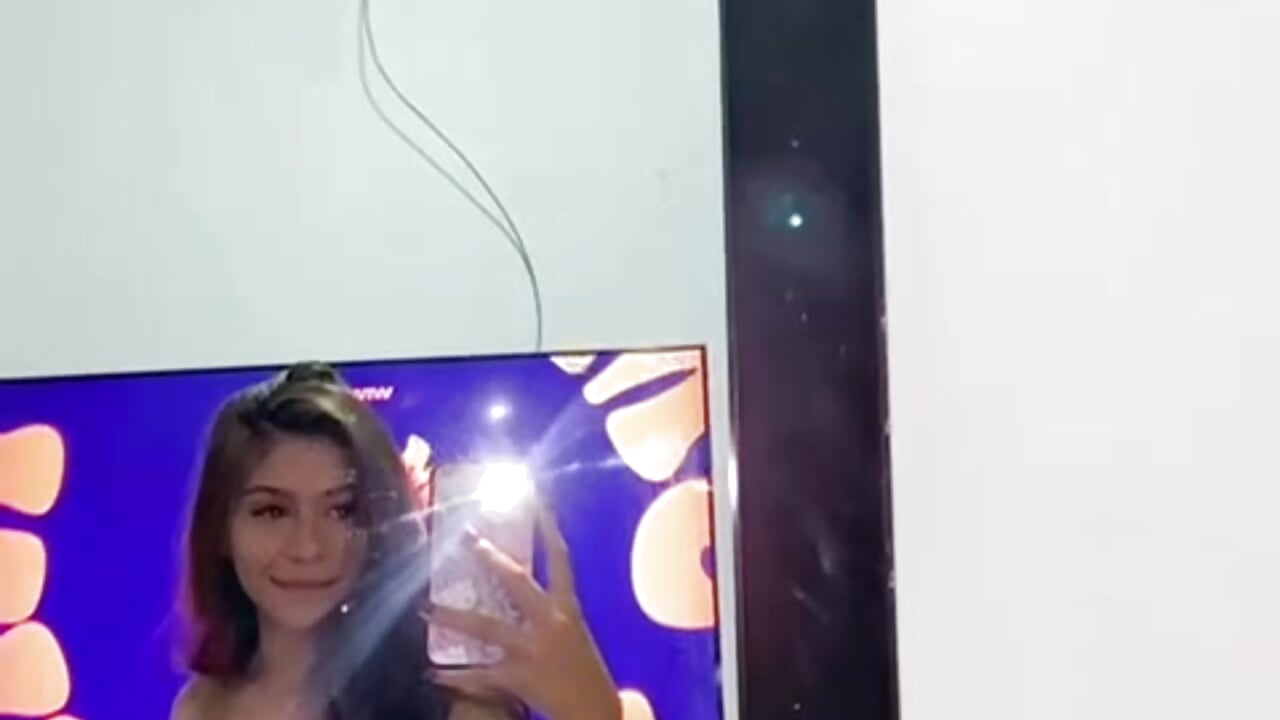🌸✨☁ 📸🎀💋💫 🍓🎶🩰🌈 🧸🪞💖🌙 👀💦😈💕 - video by Melody-baby cam model