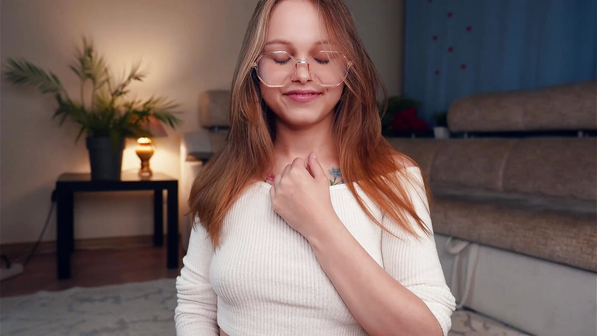 finger - video by OdellaGillingham cam model