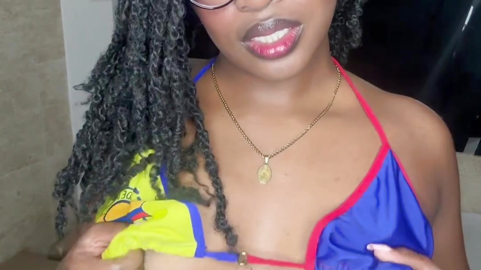 Lingerie Dance Show - video by YallianaBrooks cam model