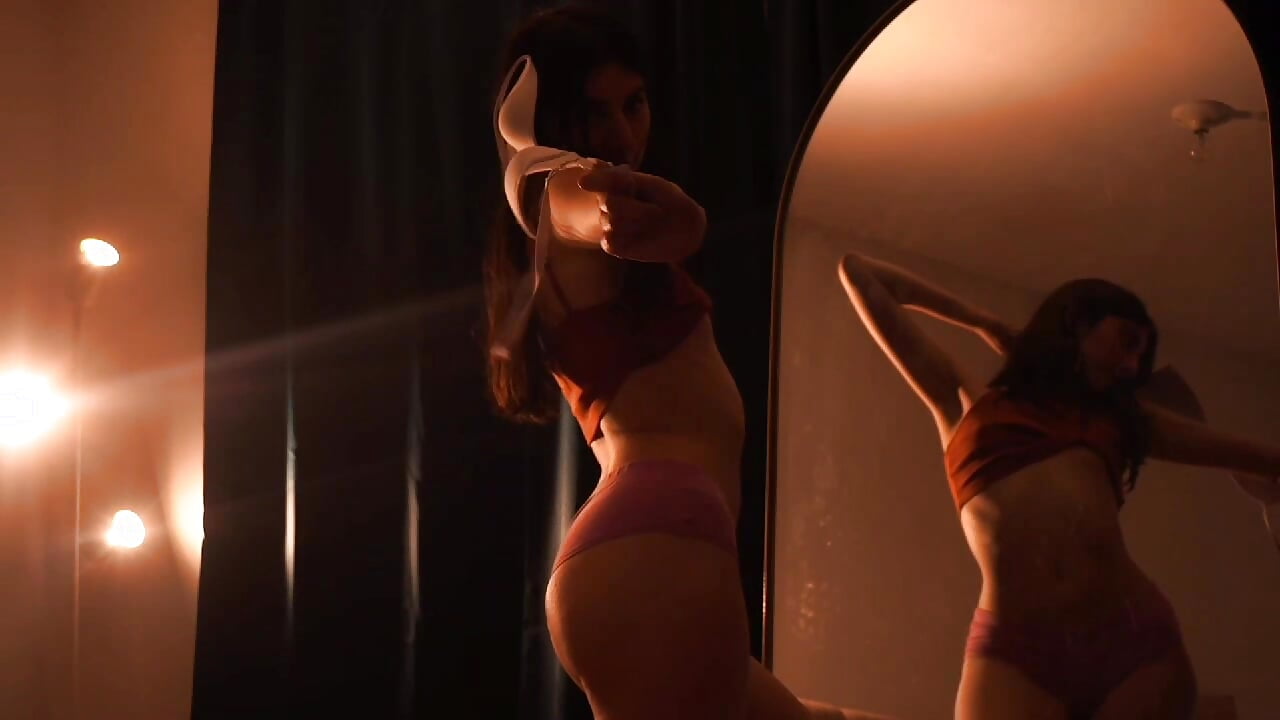 Can I take your attention? - video by Auralea cam model