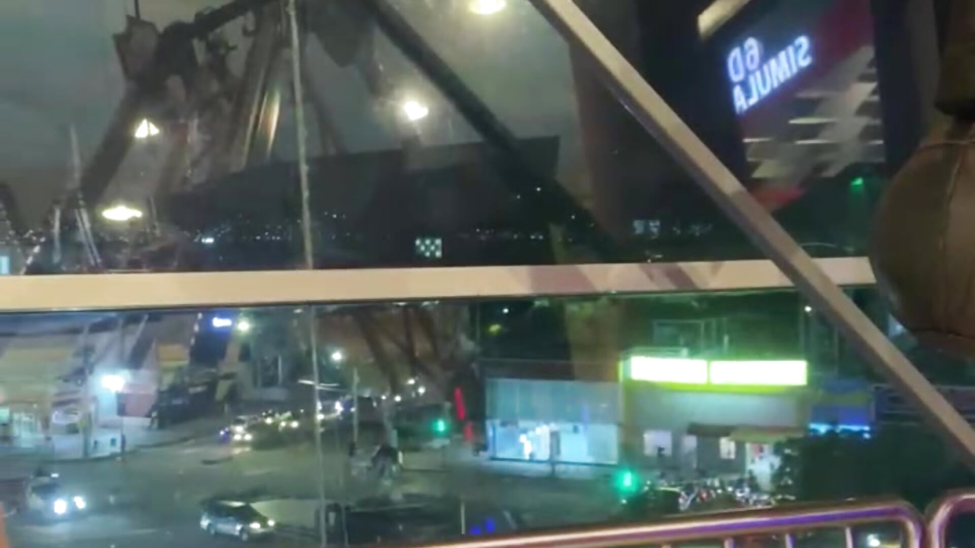 a boy with a lot of strength - video của người mẫu cam Violet_Dream2