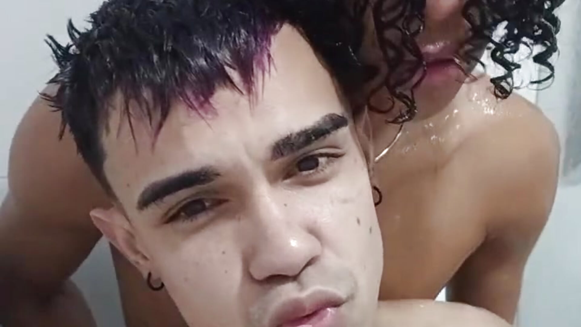 both in the shower - video của người mẫu cam Violet_Dream2