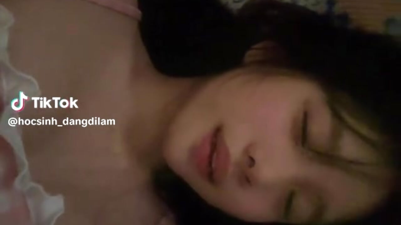 v14044g50000cuu4adfog65jkrg9n8t0－カメラキャストのPhuong_Beeの動画