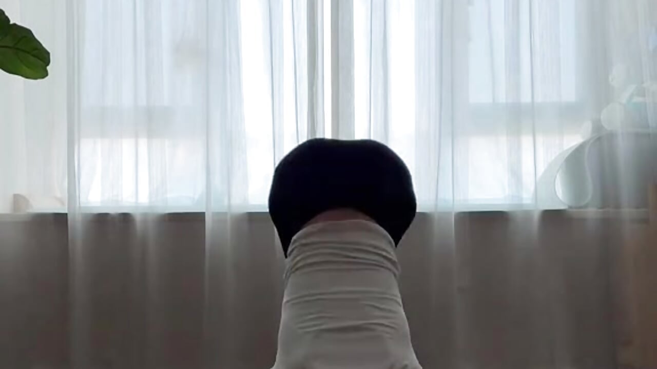 Heart -shaped butt haaaaa haaaaaaa - відео від вебкаммоделі Lee_Ahn