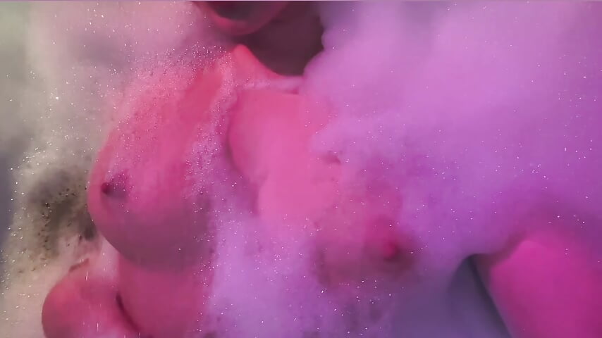 Take a shower with me - KittyMarry adlı kamera modelinin videosu