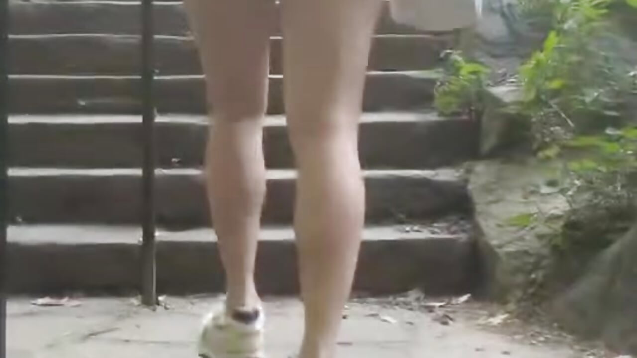 In public 😈🤫– Hairywitch kameramodell videója