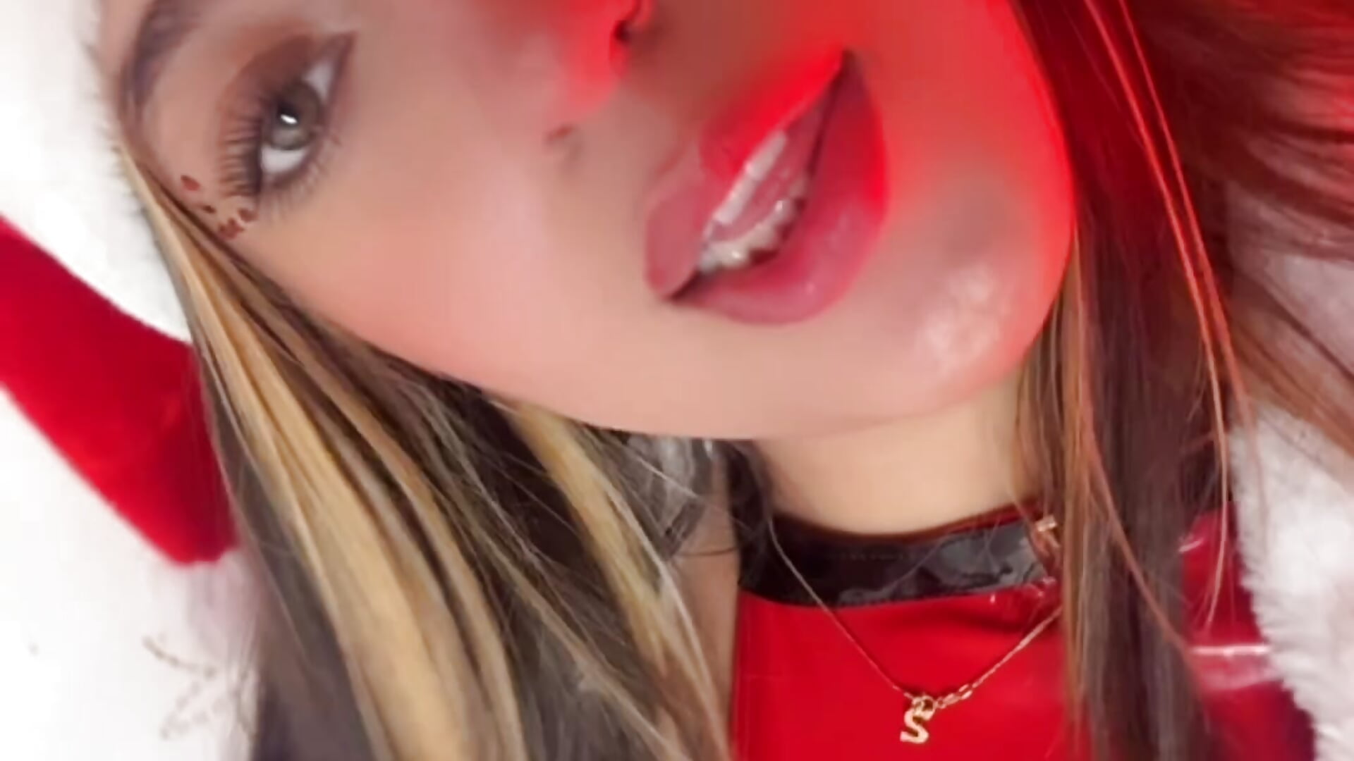 Christmas is almost here!! New surprises! - video oleh model kamera Bella__Lane