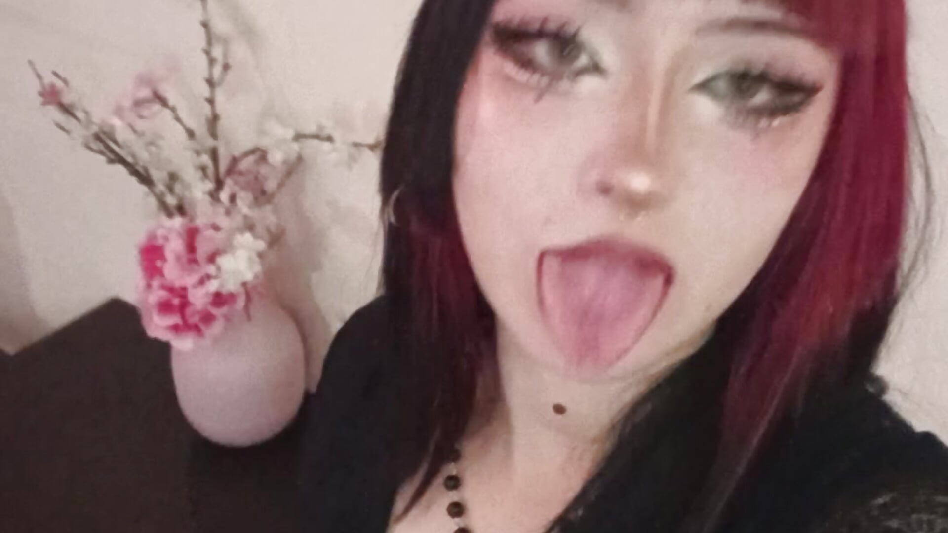 Sexy show Girl wants play with you✨✨ – video od webkamerové modelky Zoe_Lynch_