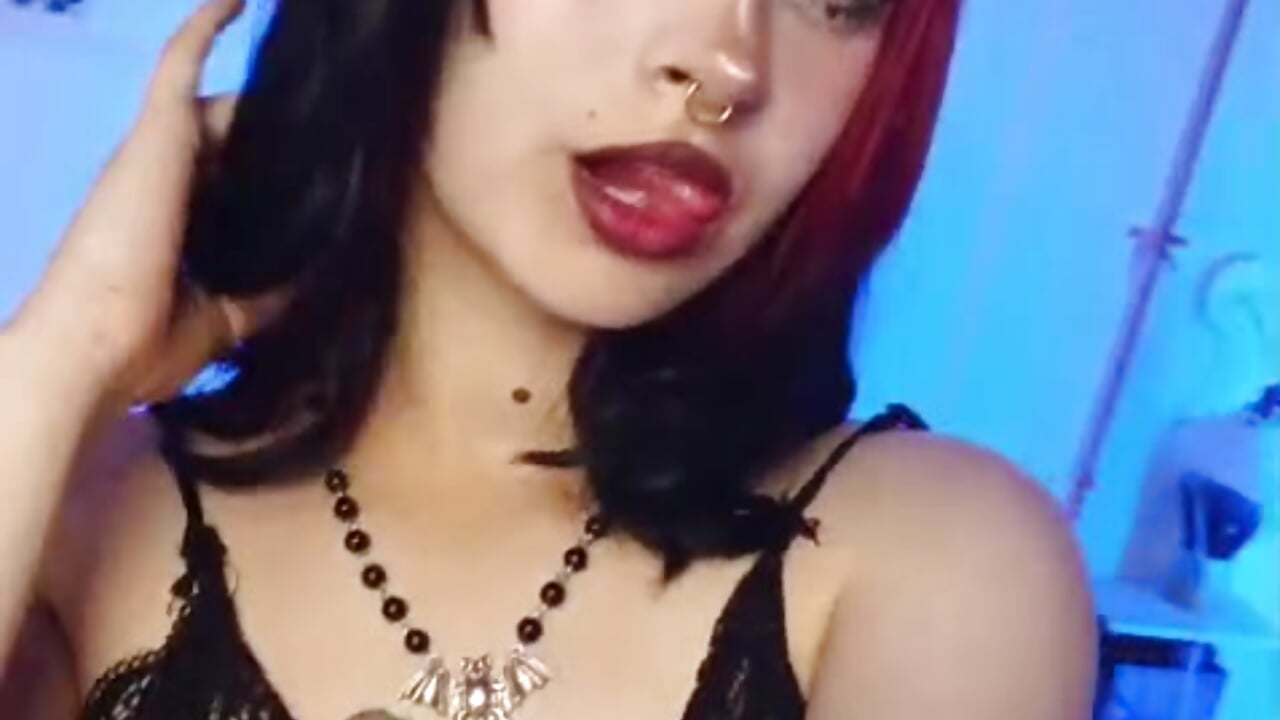 I know you missed me, your mirror shows me🔥🔥 – video od webkamerové modelky Zoe_Lynch_