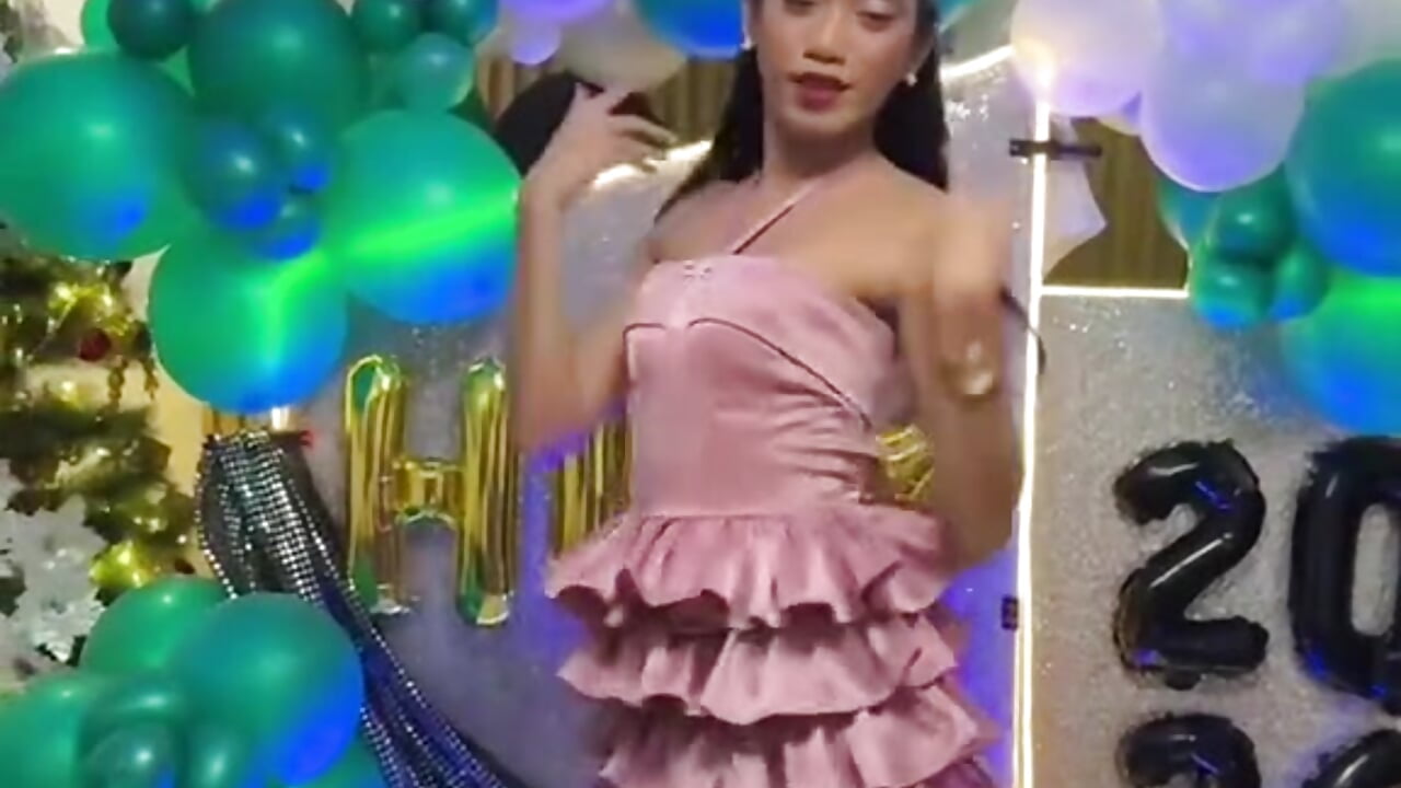 Happy New Year 💗🎀 - vídeo de la modelo de cam Sassy_Keylla