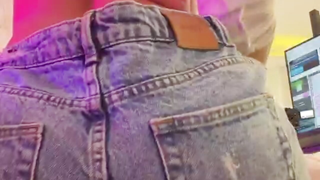 Tease in jeans - clip cu LEXY_EVE model videochat