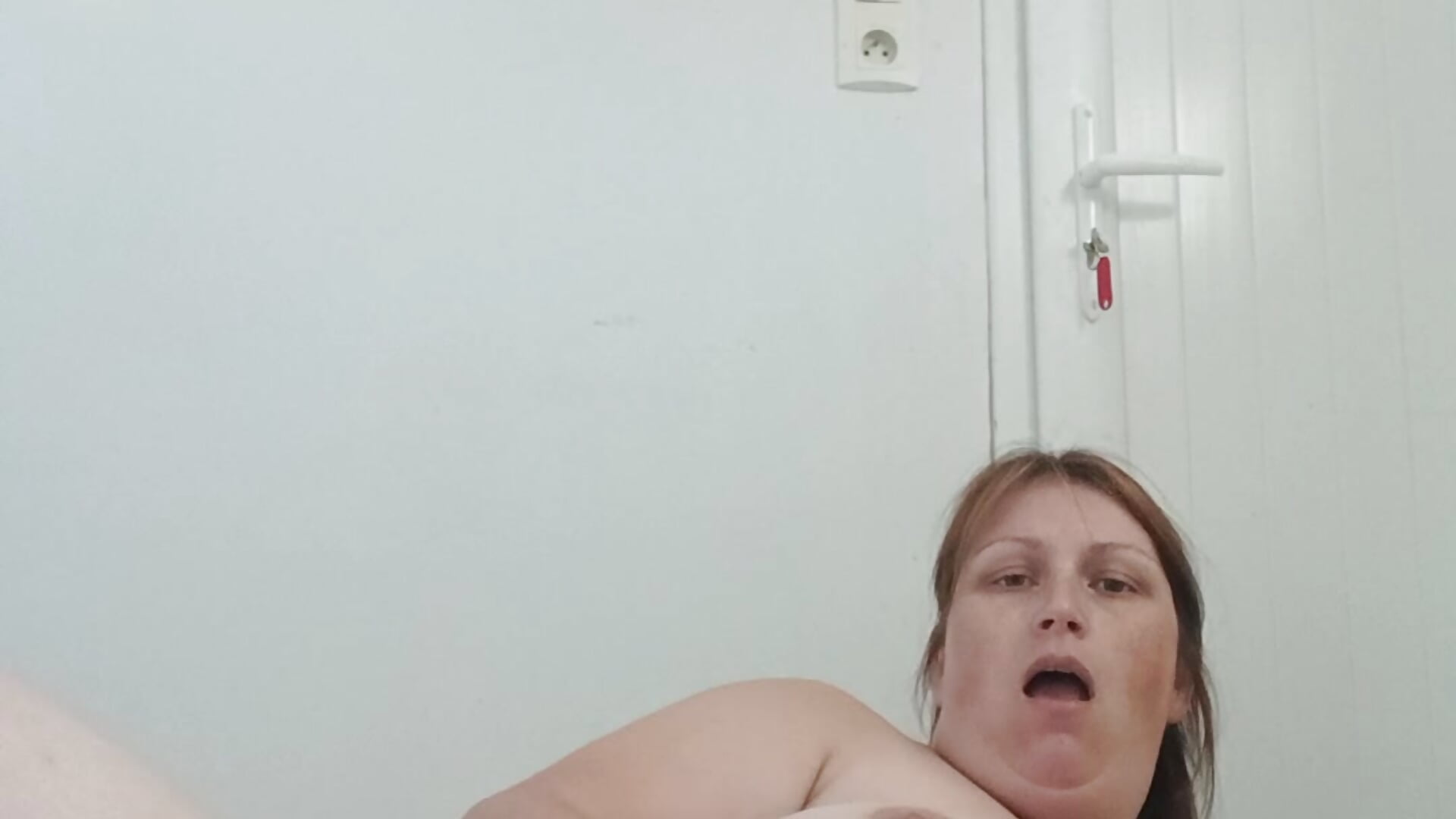 Je me gode la chatte avec mon gode de 20cm et avec un autre truc hmmm - video oleh model kamera Fformesx