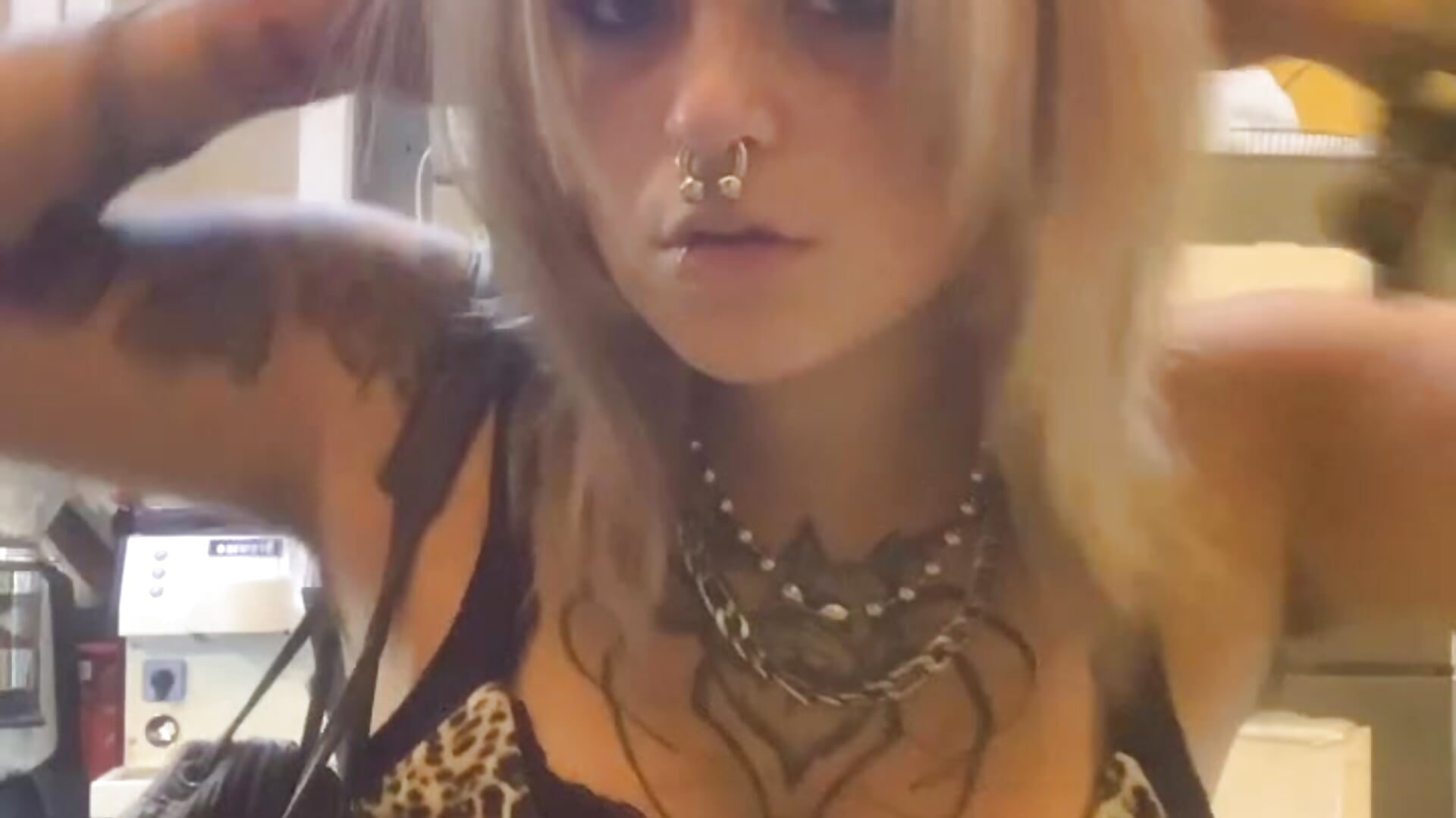 back to blonde– cymerastail kameramodell videója