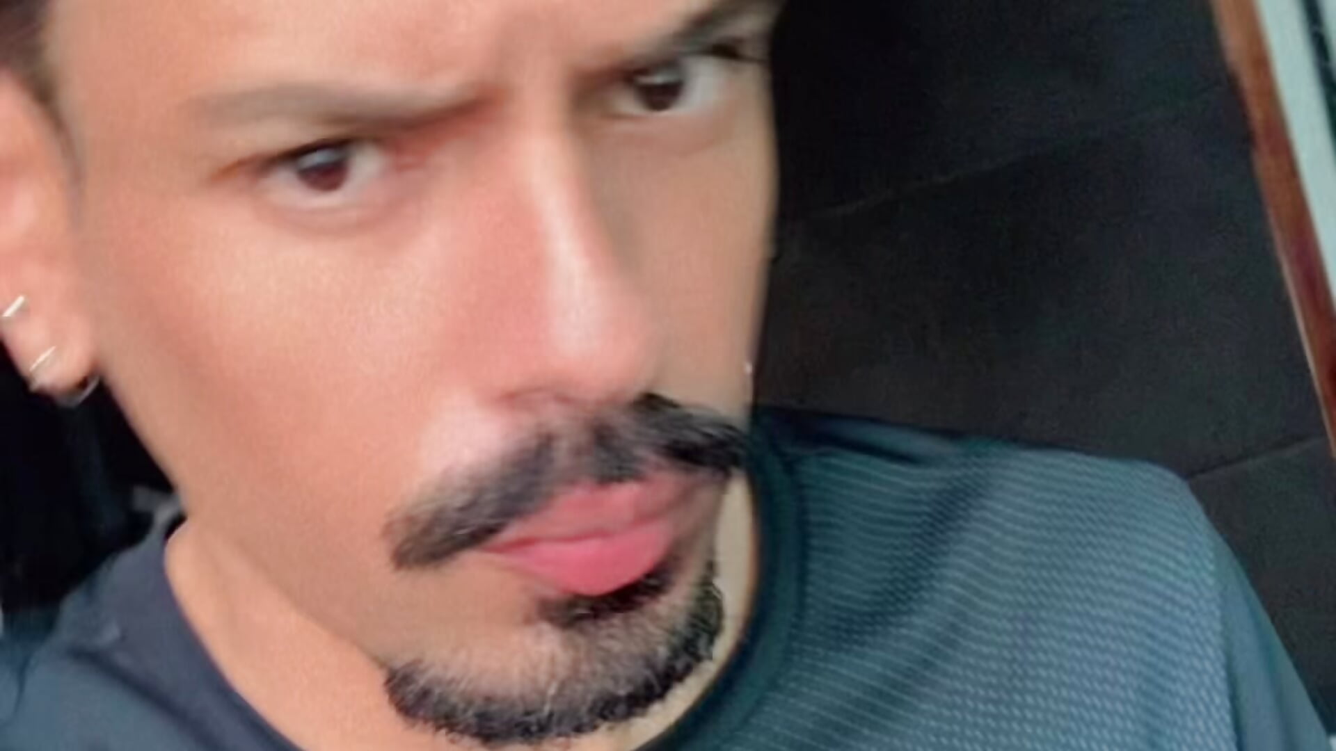 314cff98-cc3a-4d38-b3be-d6e8e5b79db9-1_all_28169 - video by stoker___