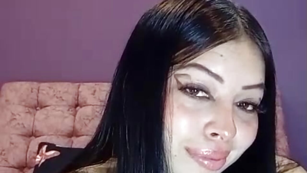 Cute girl - video by KateWelsin cam model