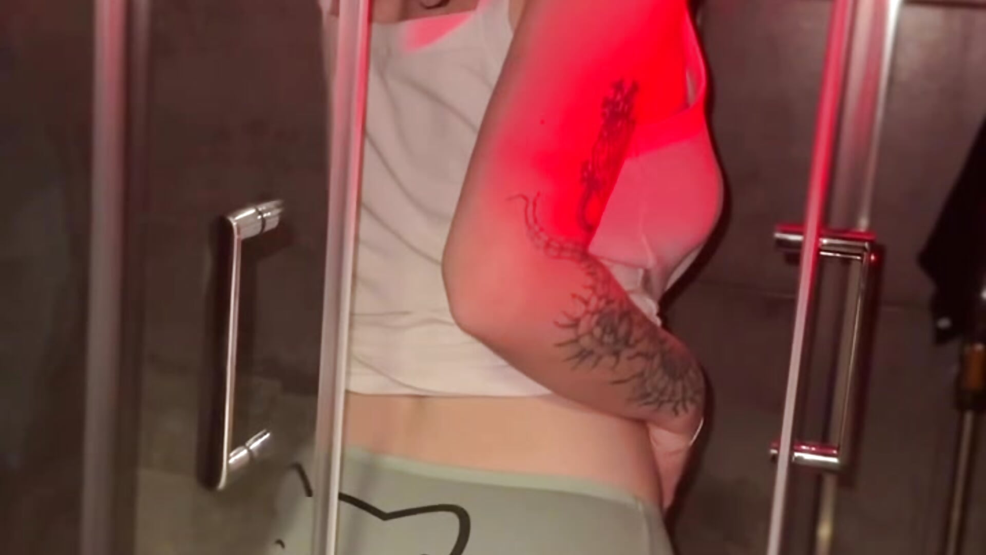 shower with me - vidéo du modèle de showcams NancyJonson