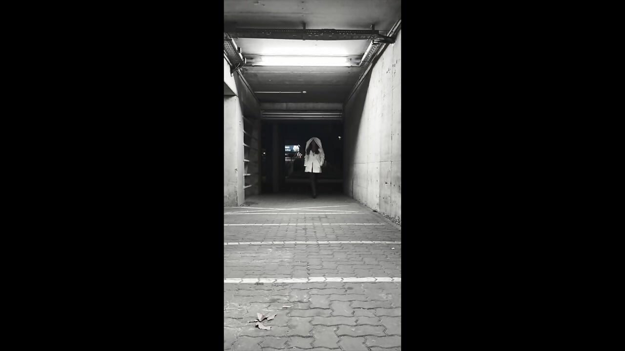 Kleiner Parkhaus teaser－カメラキャストの_Katherine_Pierce_の動画