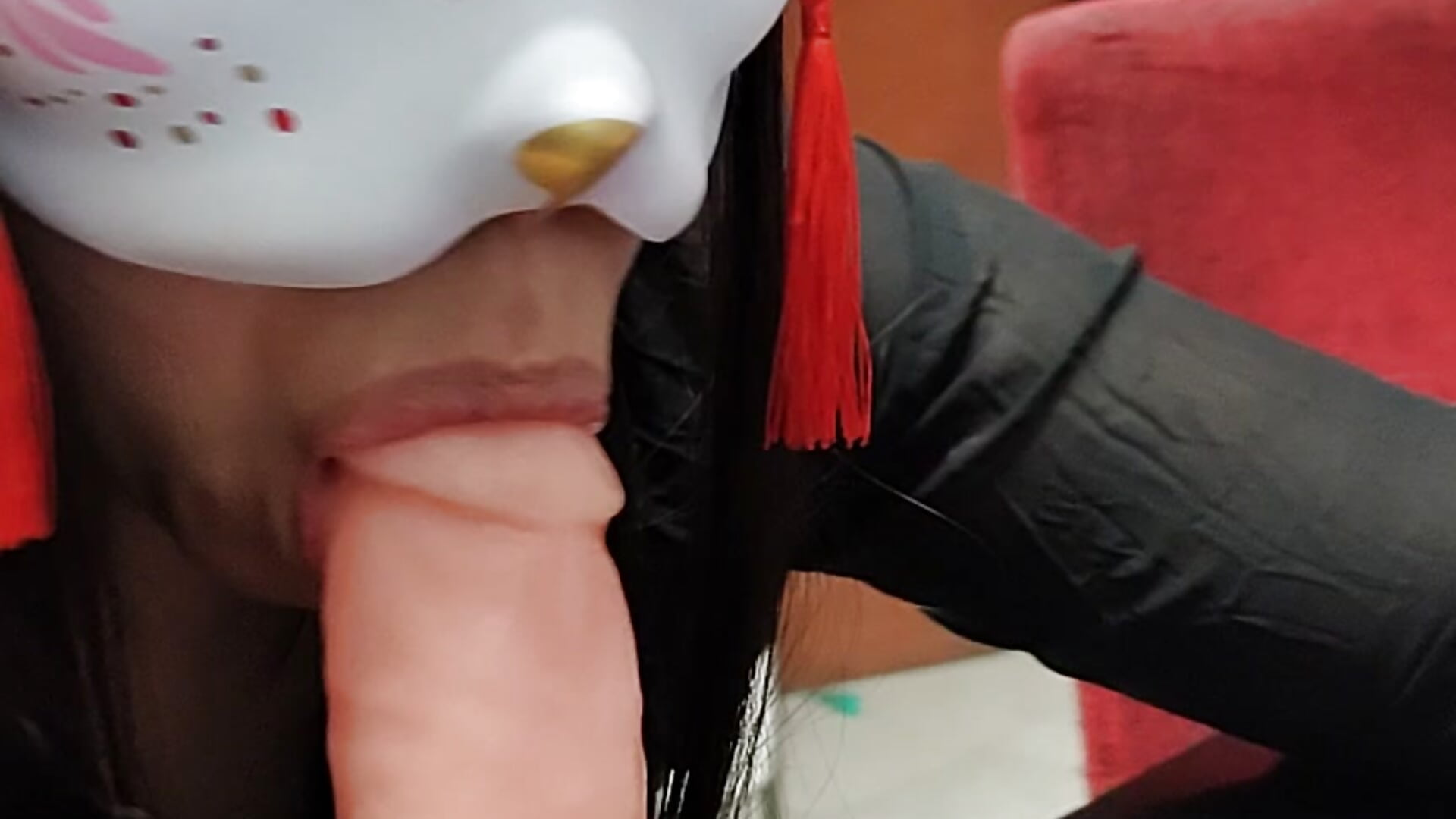 HORNY BLOWJOB TO DILDO