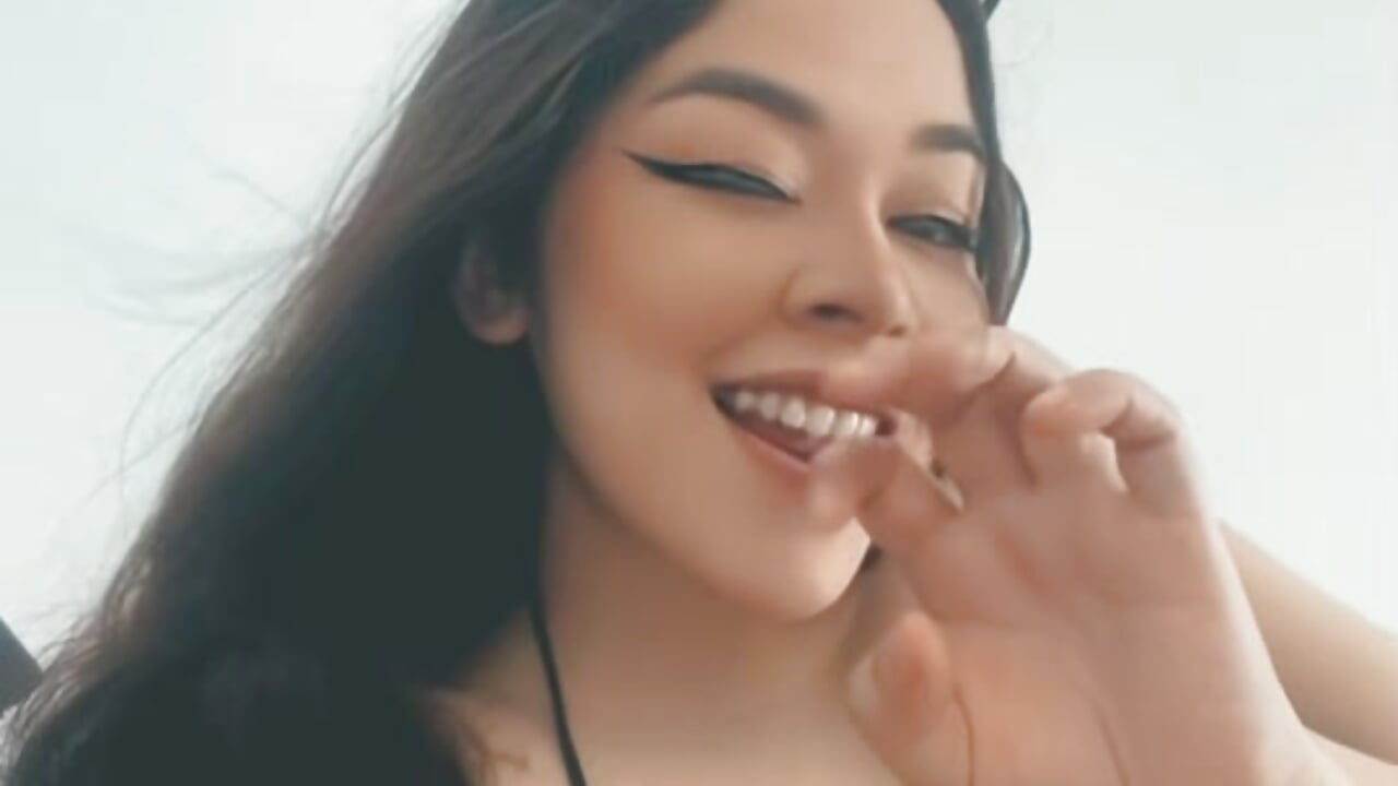 AA2E22DF-A401-4305-885E-4E9ABD71FF92– Brianna_Angelina kameramodell videója