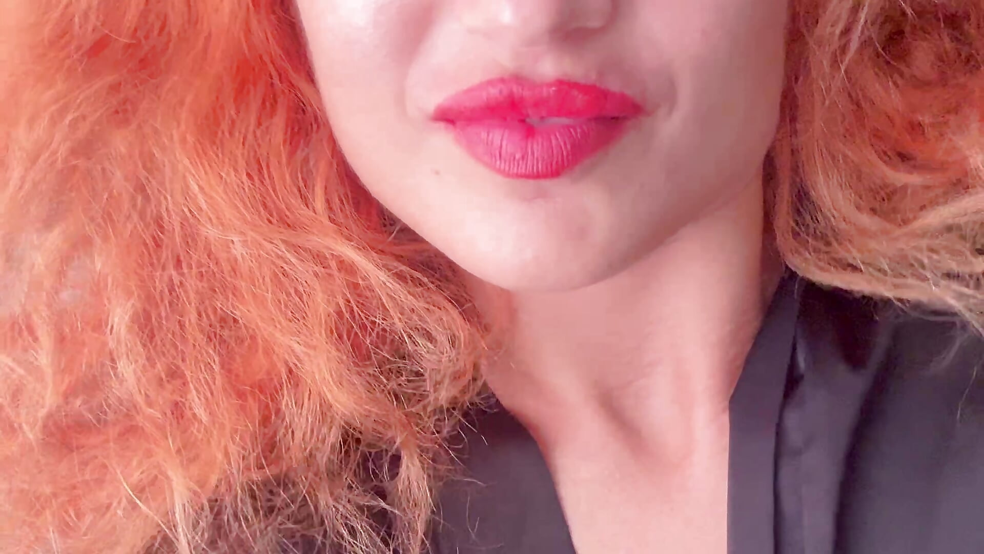 IMG_7315 – video od webkamerové modelky Reddgiirl