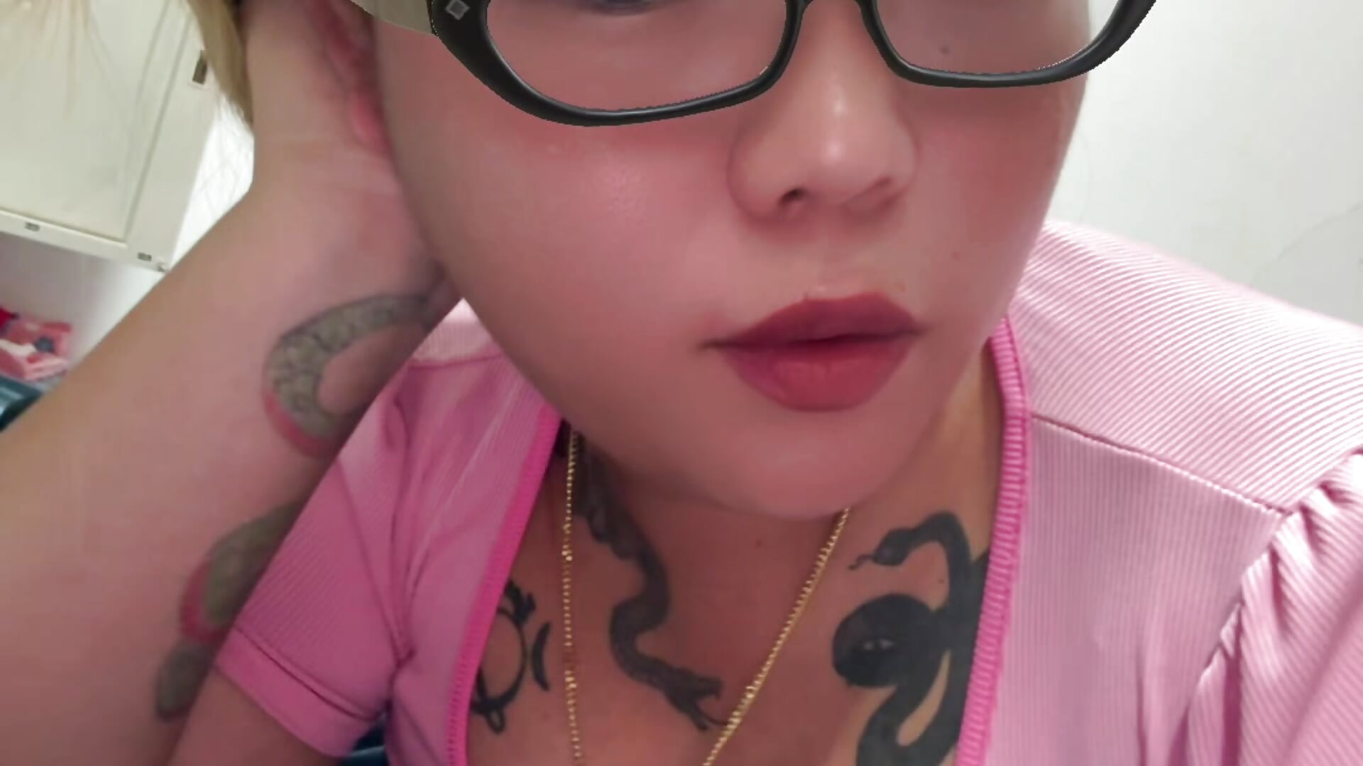 love me?☺️ - video by rheya_tyne777 cam model