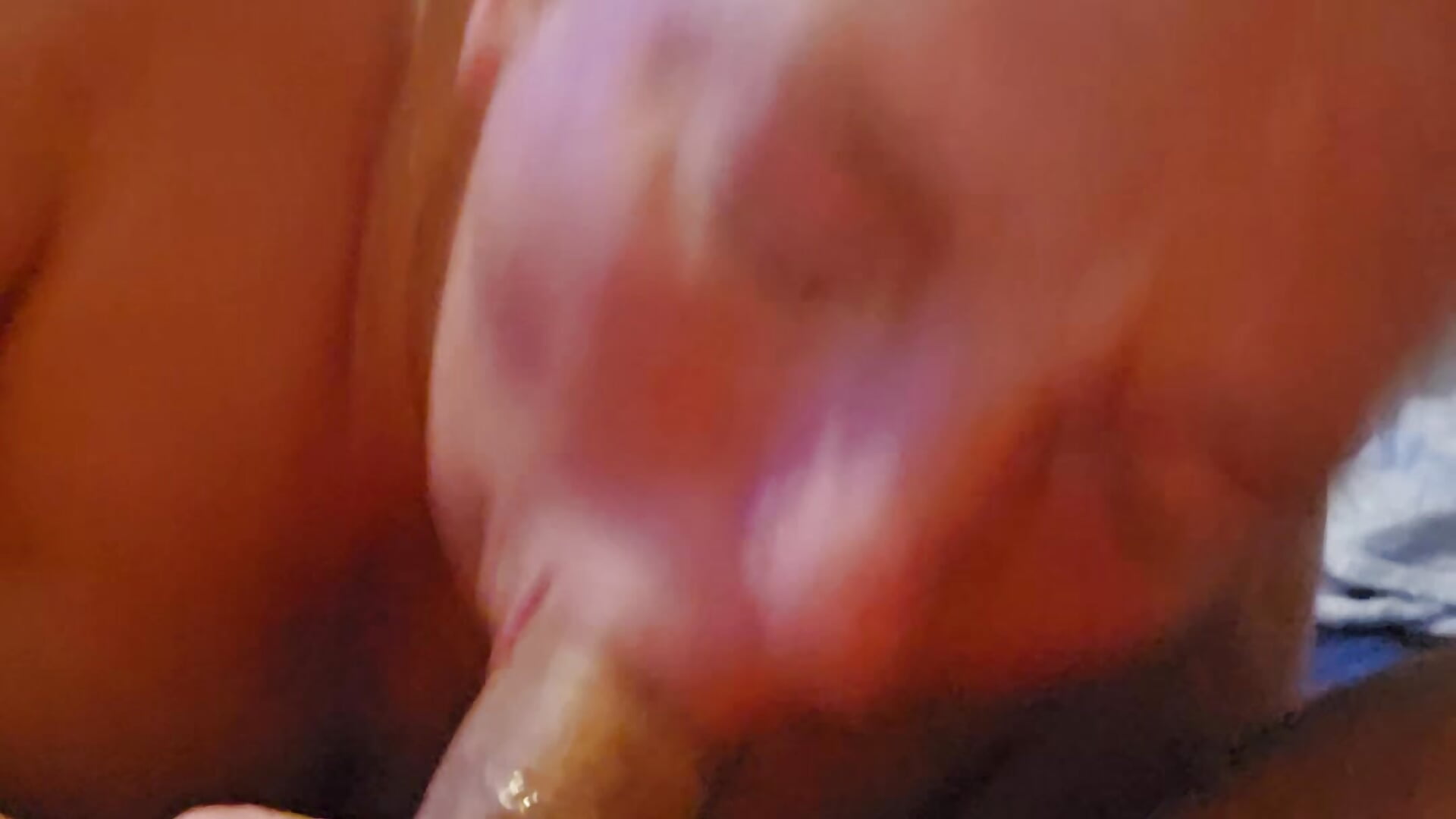 Blowjob with cum on face - video JustYourNormalCouple kameramallilta