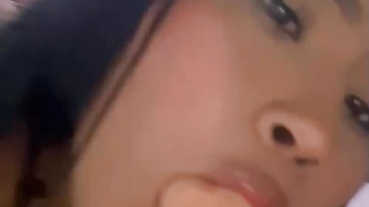 Sucking my dildo, I would like it to be your cock 😈