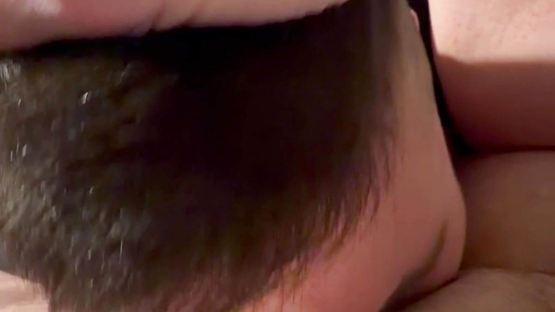 Mrs J having a quick snack on me – video af Curvy-Jinx cam-model