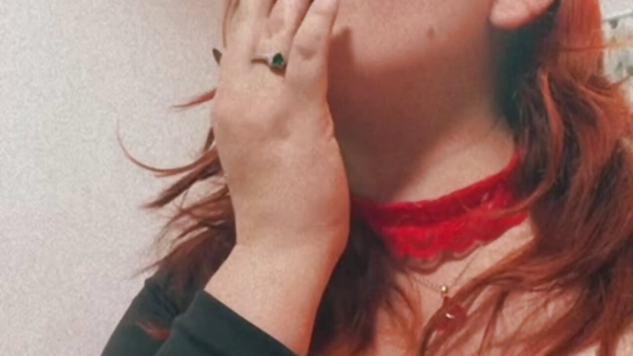 Smoking - video by AliaMiller_ cam model