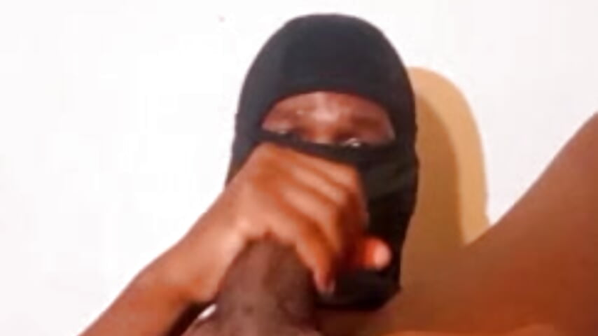 Lick my hole while I strike my dick – video modela na kameri ZuluCashMaster