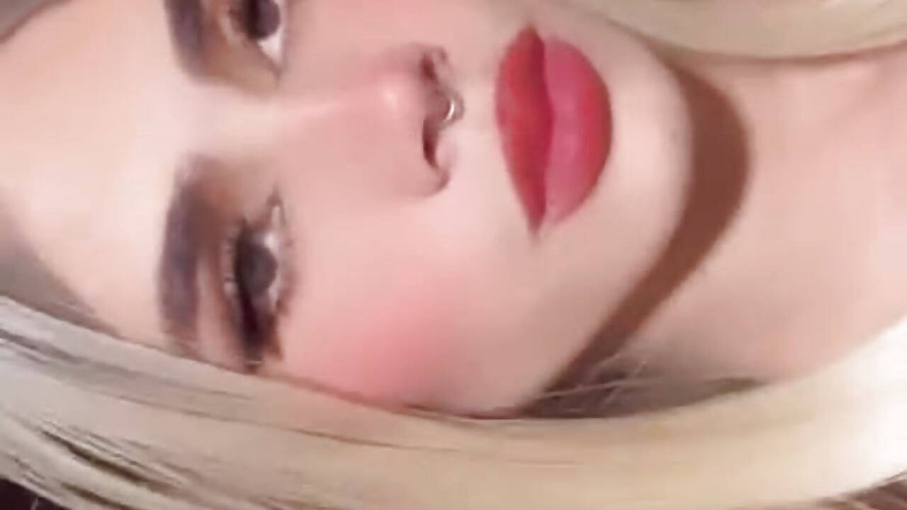 kiss me - video by Rossedewitt_ cam model