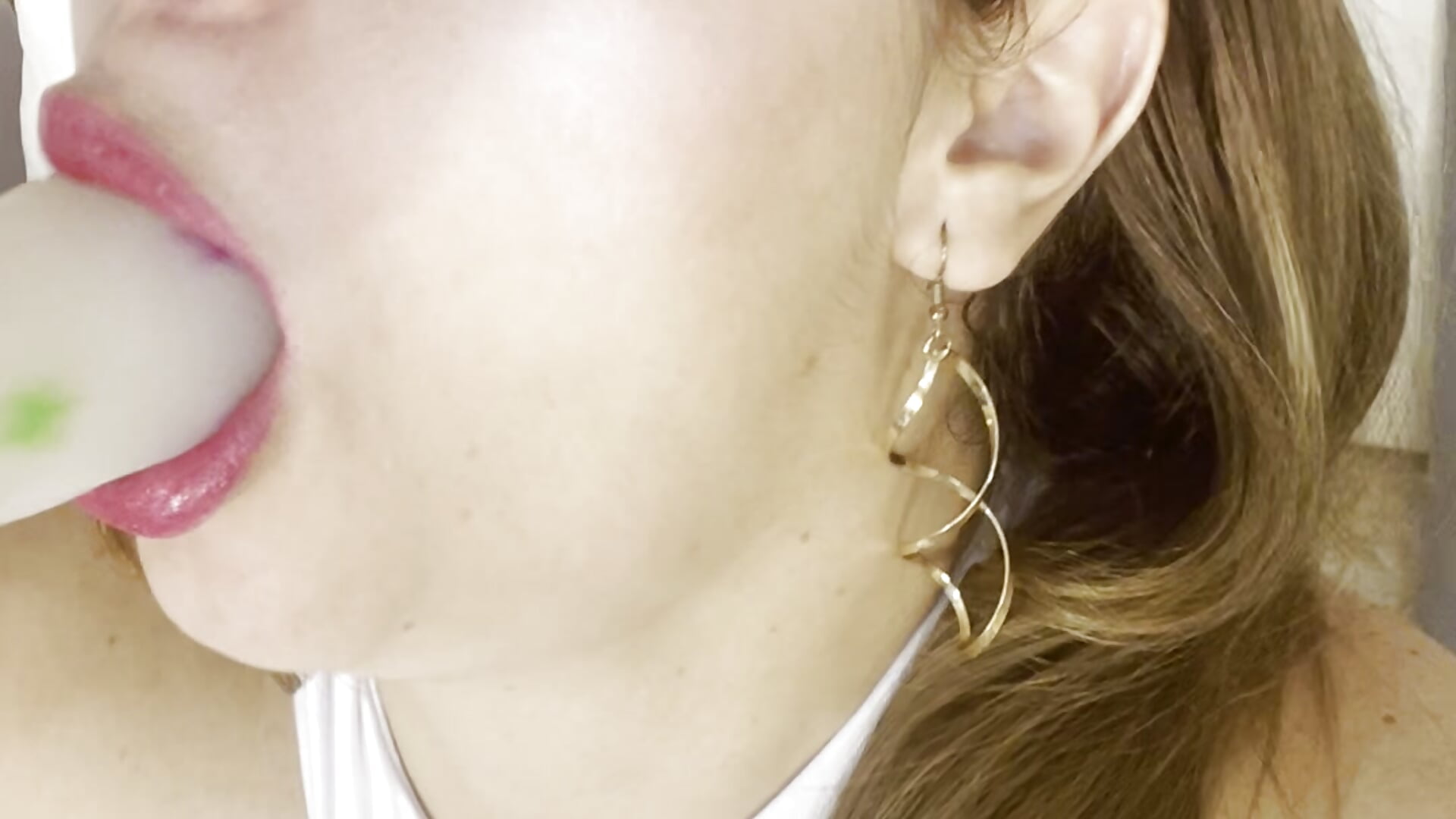 A delicious blowjob - video by Emili__hot cam model