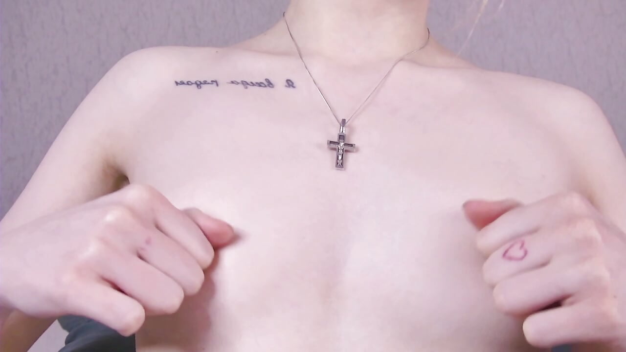 nipples pinching - vídeo de la modelo de cam Monasteel