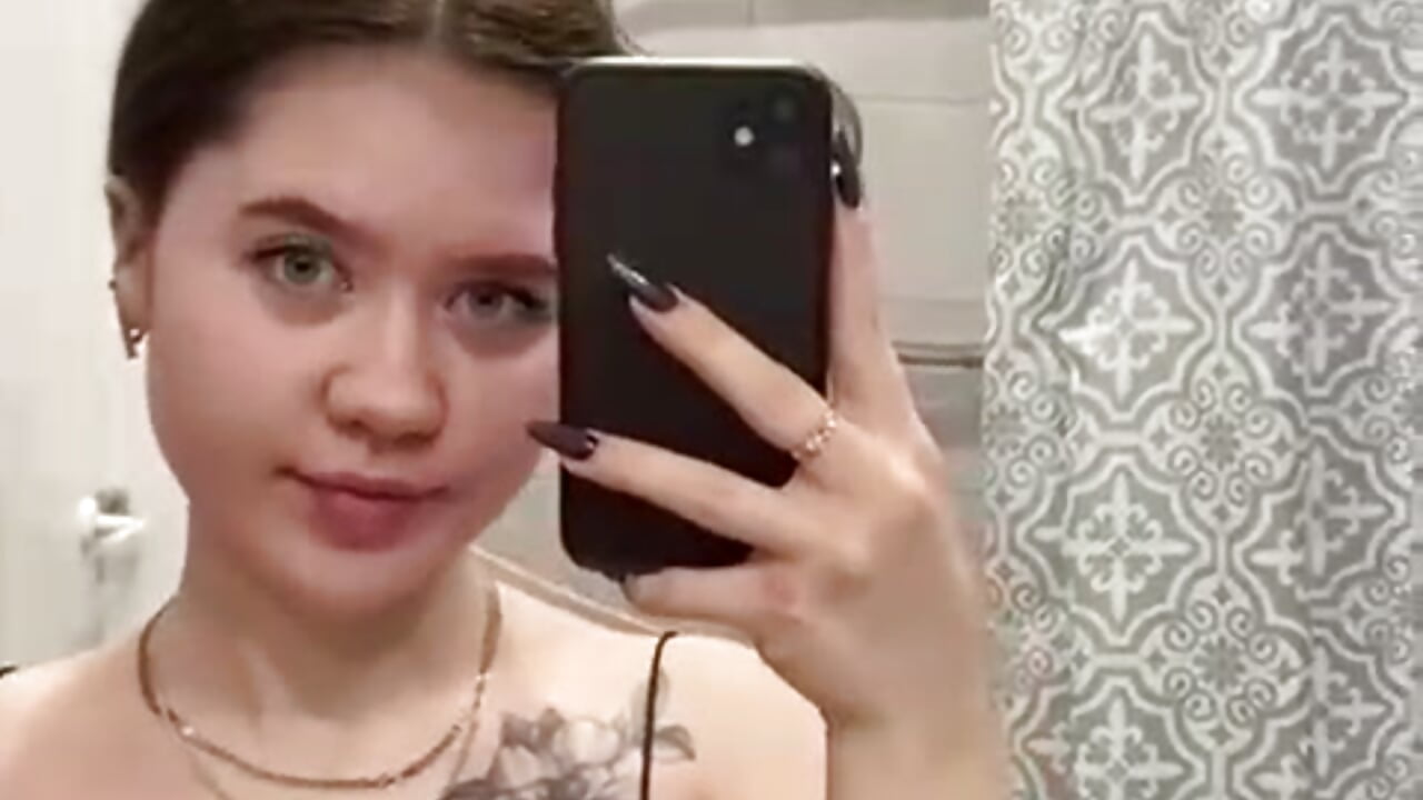 <3