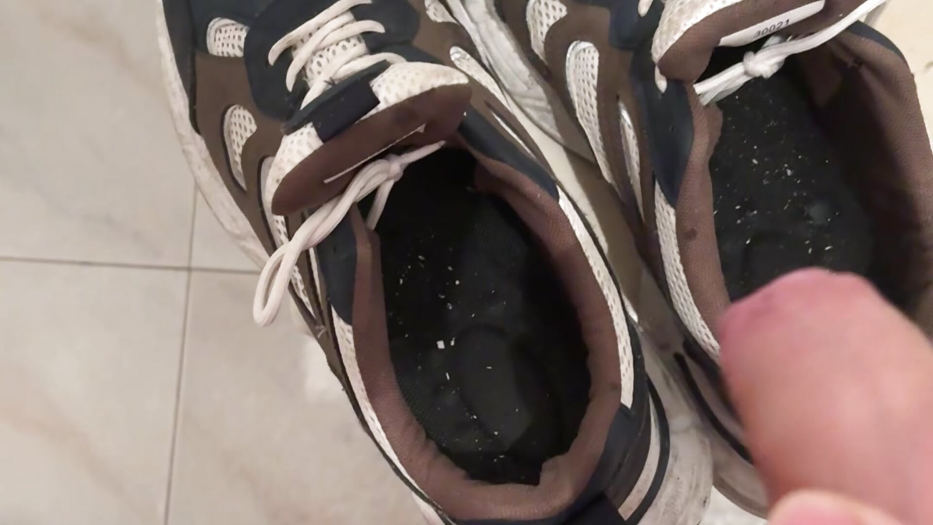 Venire nelle scarpe - Qualepass主播的视频