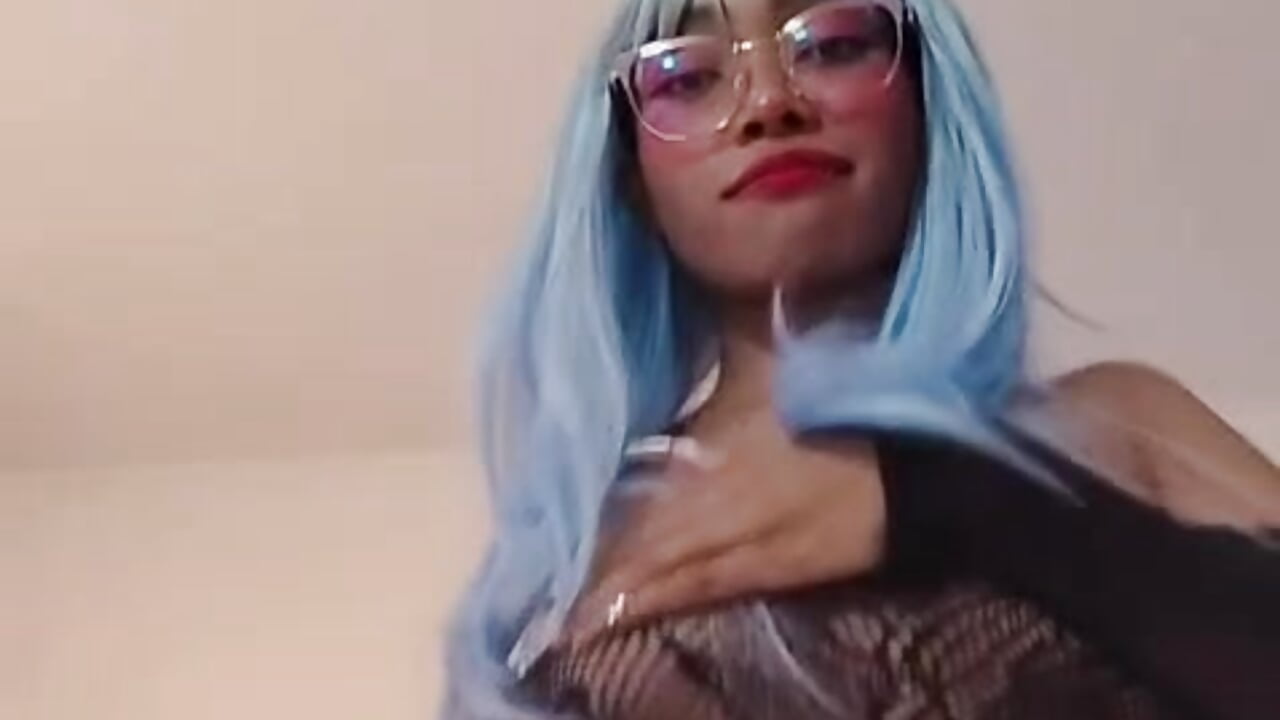 how hot it is here !! 😈😋 - video by Anniie_miller_ cam model