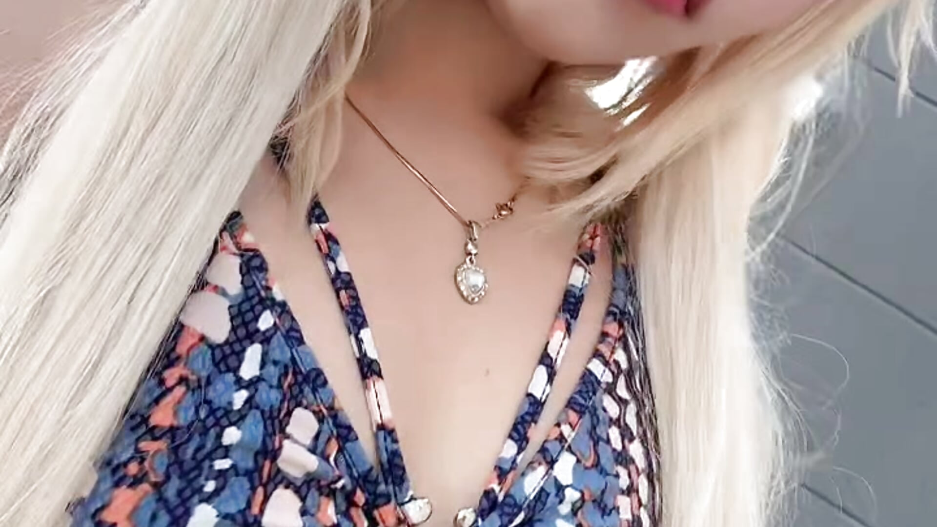 Holi - video di Sarita_222 modella di cam