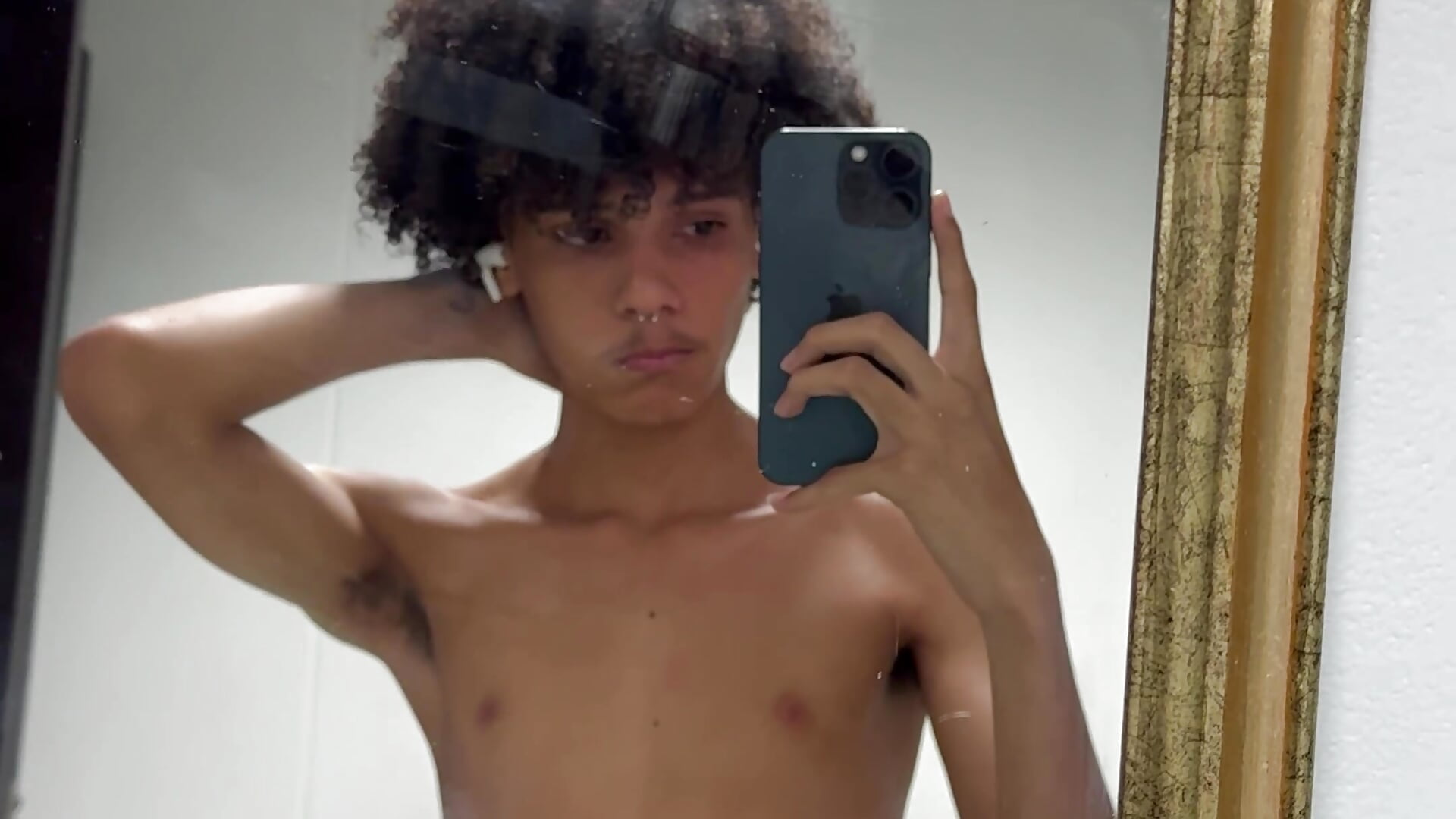 OwO - video by Max_Rain cam model