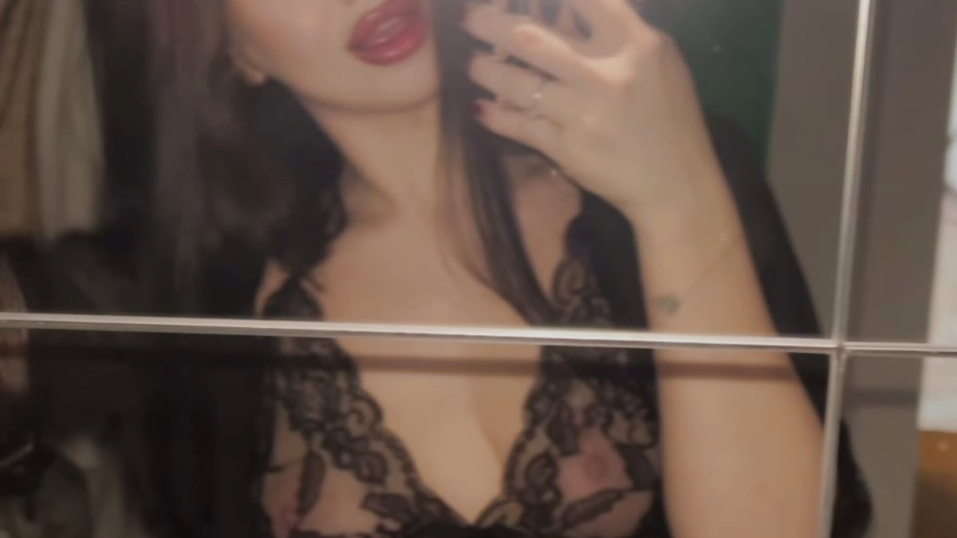 Lipsing in the evening 🥵