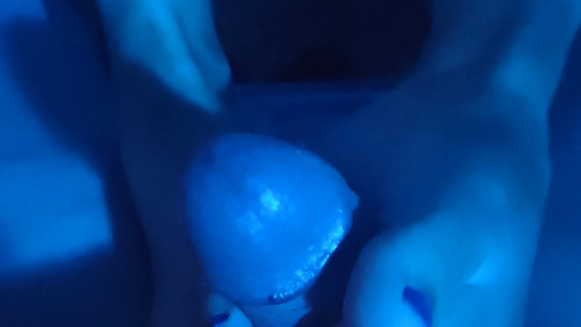 Un petit massage du soir - video by couplefun7284 cam model