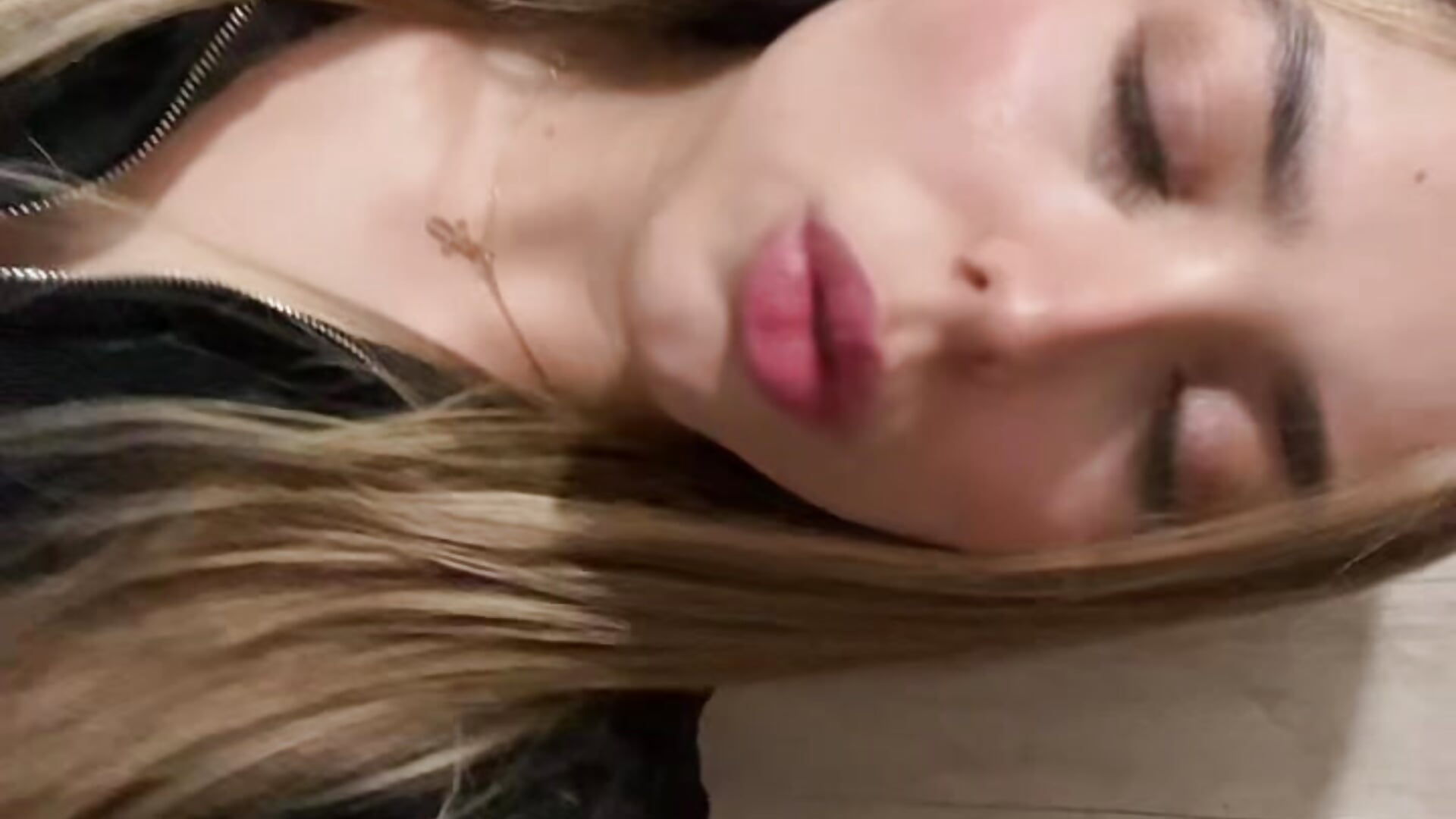 Natural girl no makeup do you like my face ? ✨🩷 — filmik Eileen_storm, modela(-lki) na kamerkach