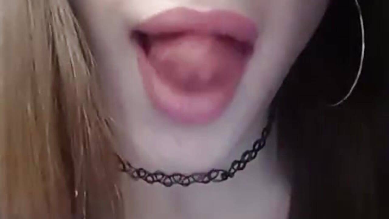 Boquita 🤭😏 - video oleh model kamera BIG_DANIELA