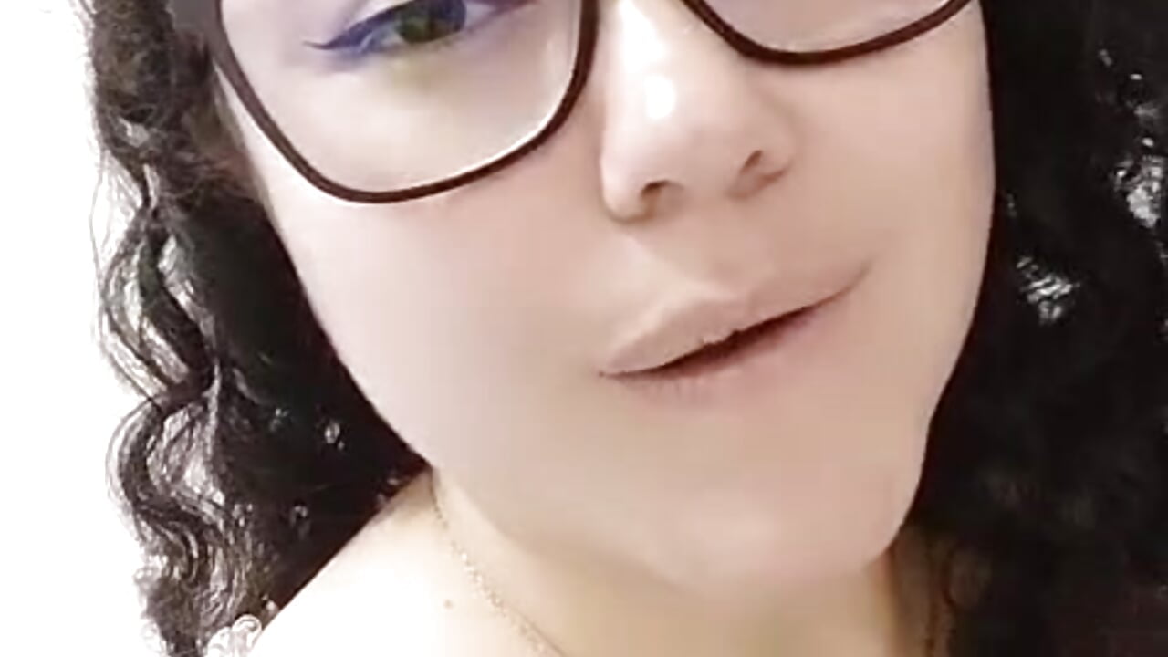 WhatsApp Video 2025-05-21 at 19,25,47 - video by greeneyes_nurse cam model