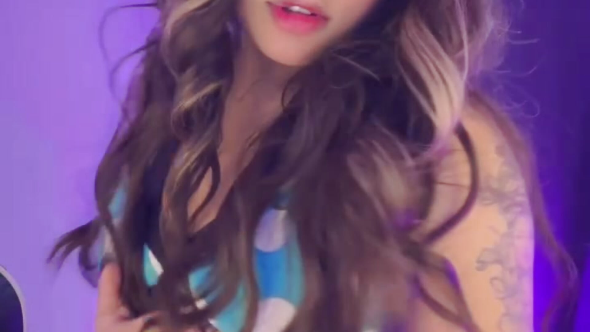 Cute mini mouse 🥰🔥 - video di Kass_1 modella di cam