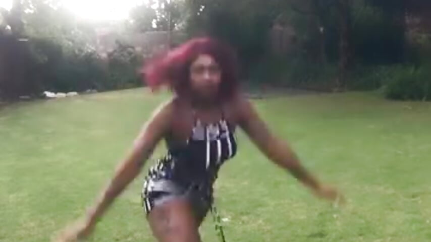 Outdoor freestyle floor work - video by ItsMsBankss02 cam model