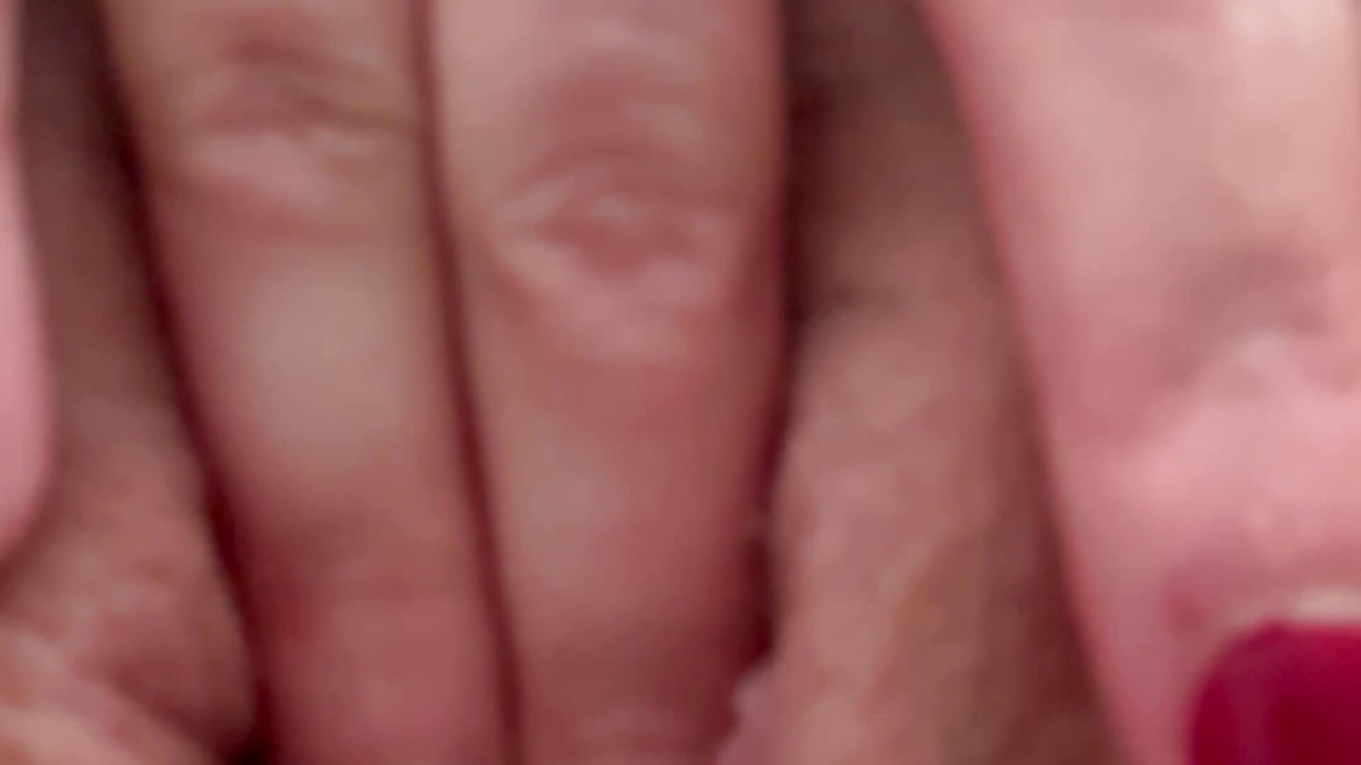 Let me sit on your face - close up pussy finger - video av That_English_Rose_ cam-modell