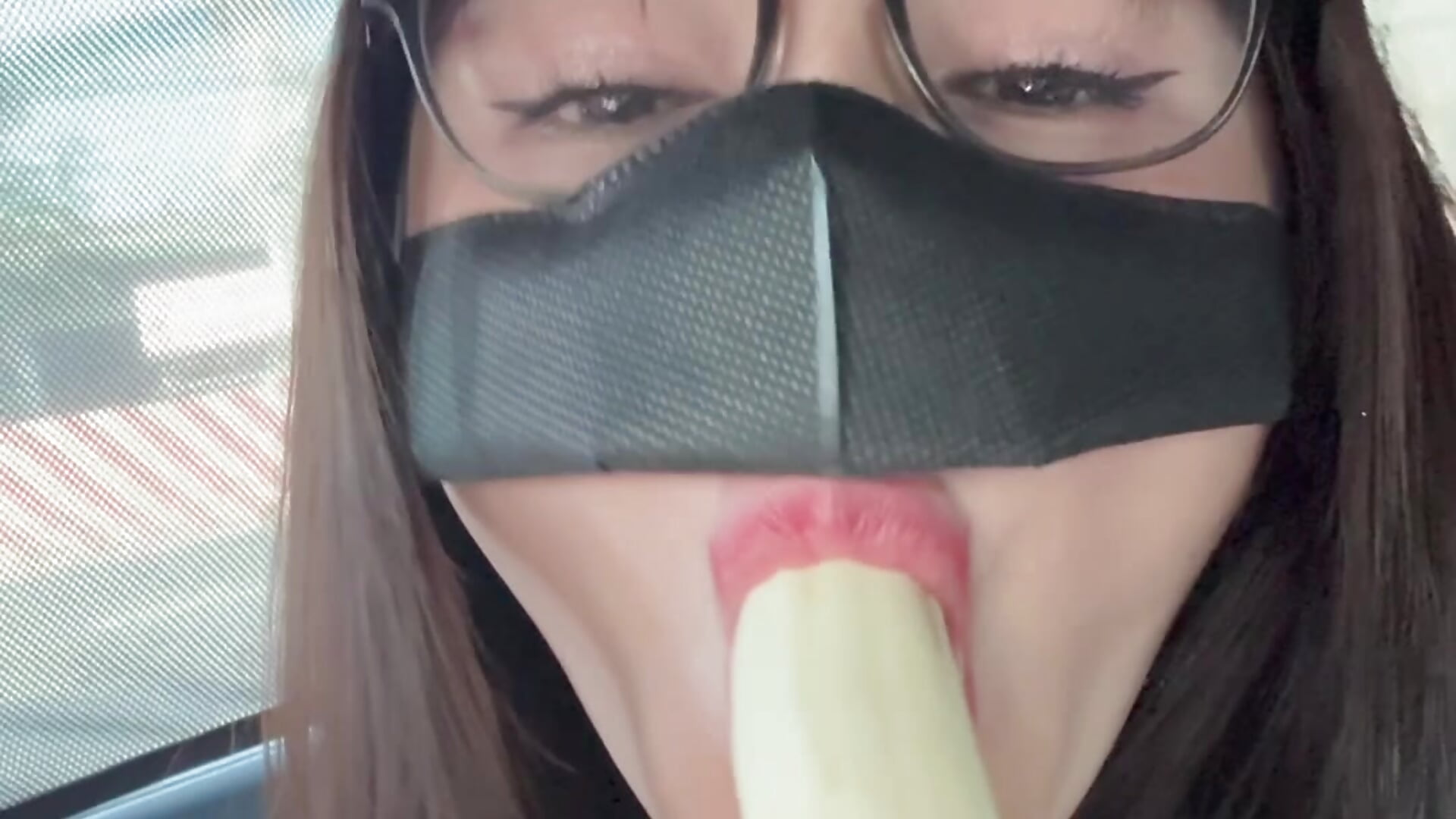 eat bananas properly - 視頻由 Linh_2004 主播提供