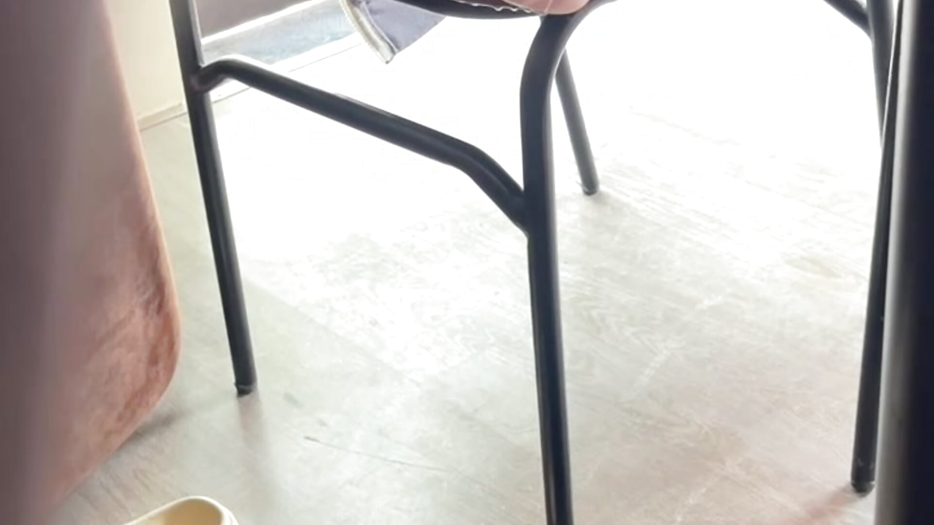 The cafe owner secretly filmed me masturbating and squirting in the shop. - 視頻由 Linh_2004 主播提供