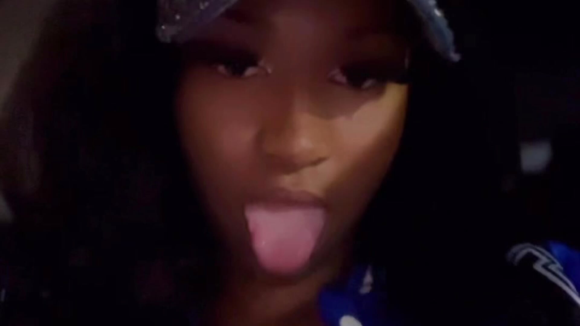 video_0_d083296dfb494d3f92ccbab8d606c7e6