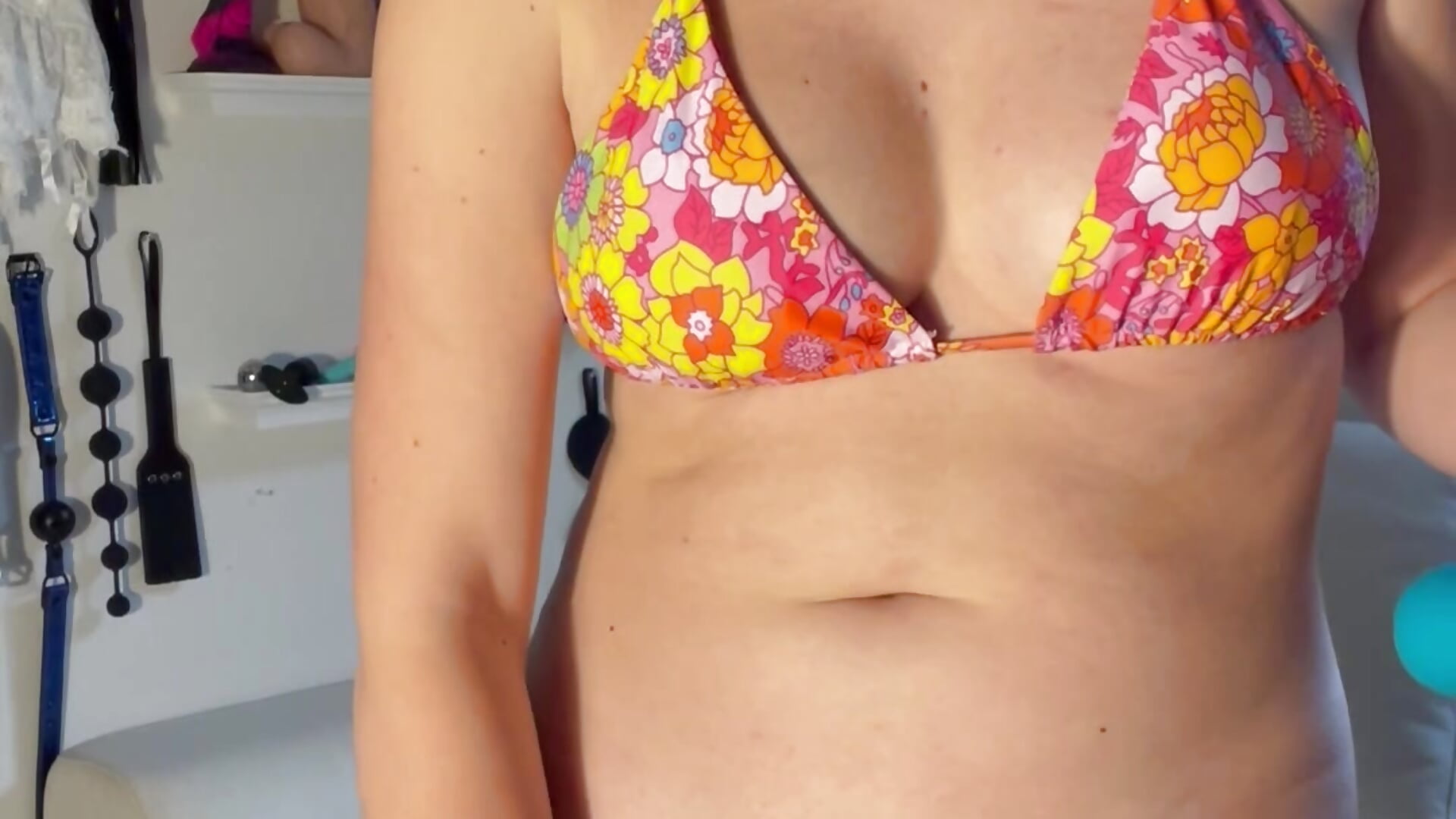 trying on fan-bought outfits and cumming!